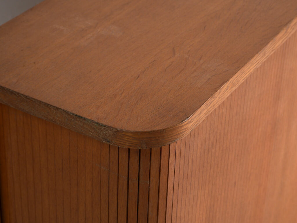 Aparador bajo mid-century con marca de St. Pölten, Austria (c. 1950–1970)