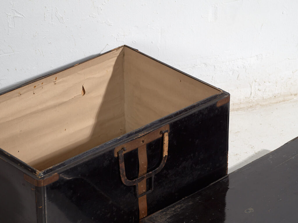 Cofre japonés antiguo de color oscuro - Periodo Meiji / Taishō (c.1868-1926) #13