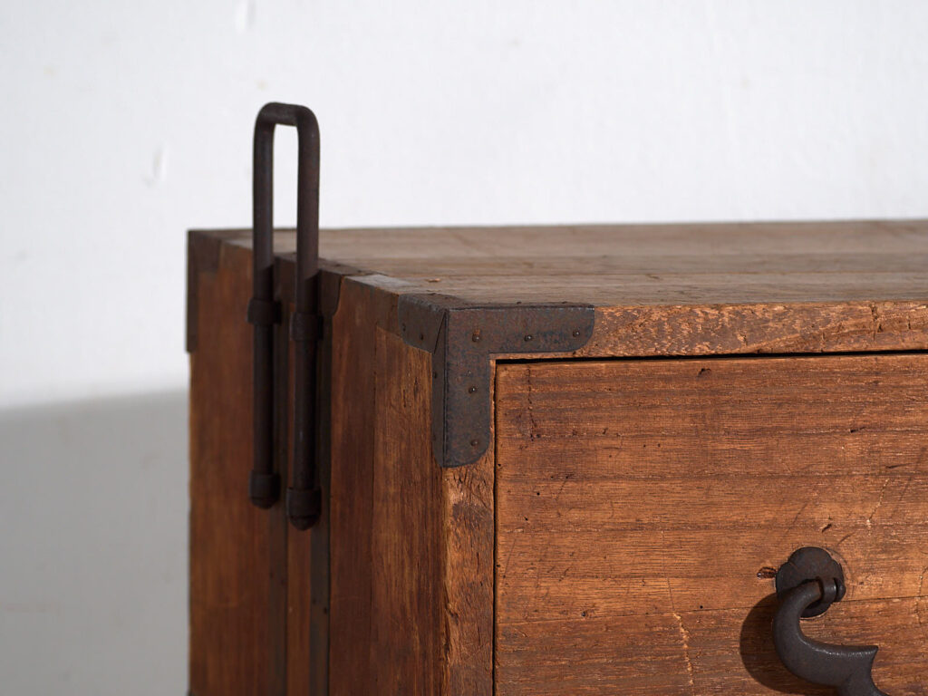 Tansu japonés antiguo de múltiples cajones- Periodo Meiji / Taishō (c.1868-1926) #16