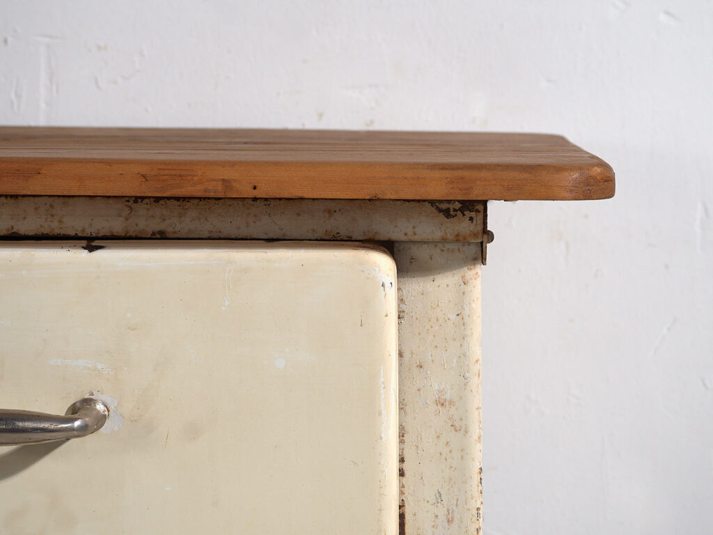 Mesa de trabajo industrial con cajones (c.1940) #75