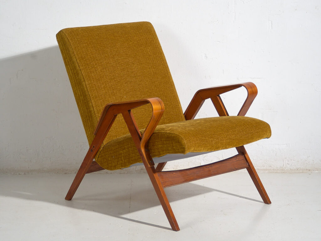 Conjunto de dos butacas y puff - Mid-century  (c.1950)