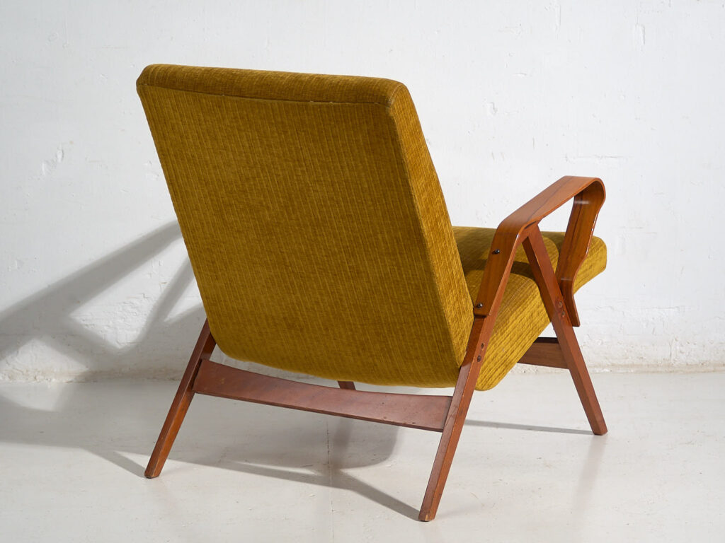 Conjunto de dos butacas y puff - Mid-century  (c.1950)