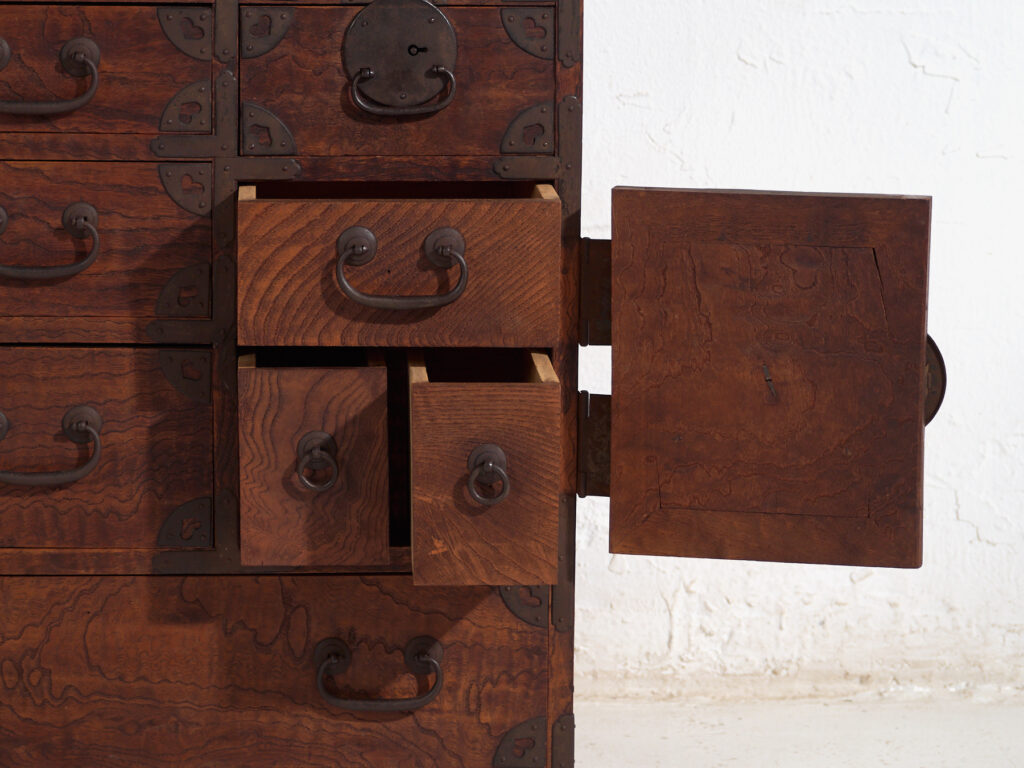 Cómoda Tansu antigua – Periodo Meiji /  Taishō (c.1868-1926) #34