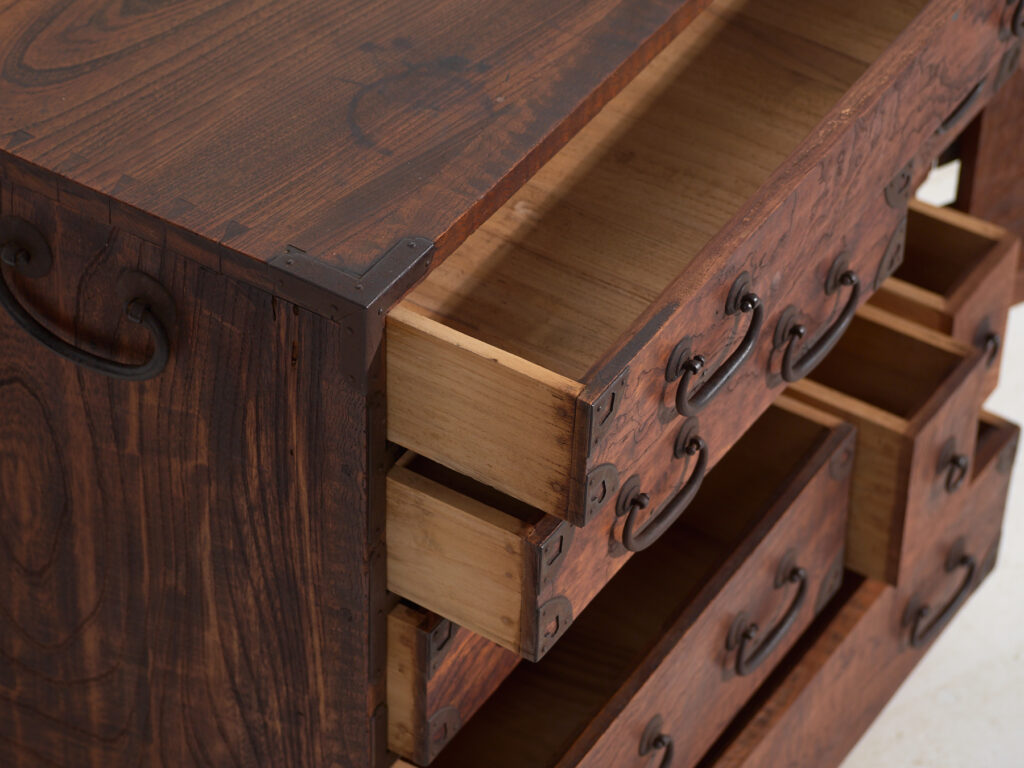 Cómoda Tansu antigua – Periodo Meiji /  Taishō (c.1868-1926) #34