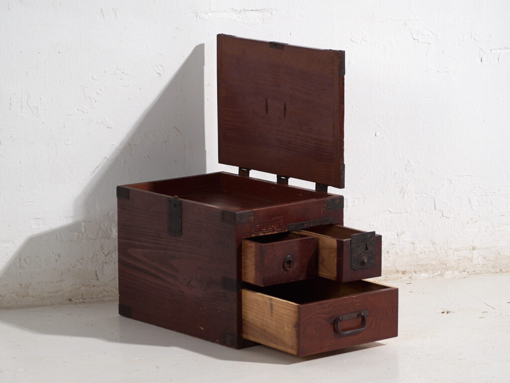 Pequeño cofre kodansu japonés antiguo - Periodo Meiji / Taishō (c.1868-1926) #35