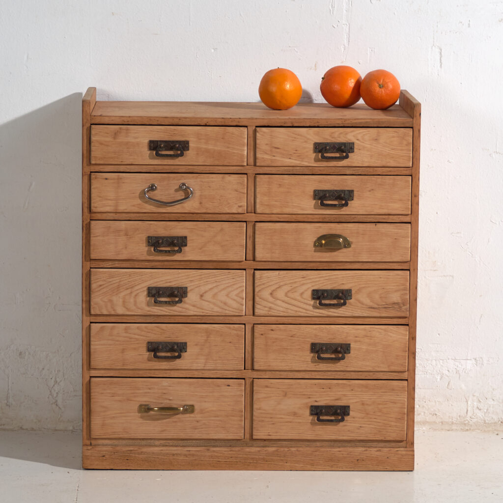 Mueble Japonés Antiguo de Cajones (Hikidashi-Dansu) – Periodo Taishō / Showa – Japón c.1920-1940