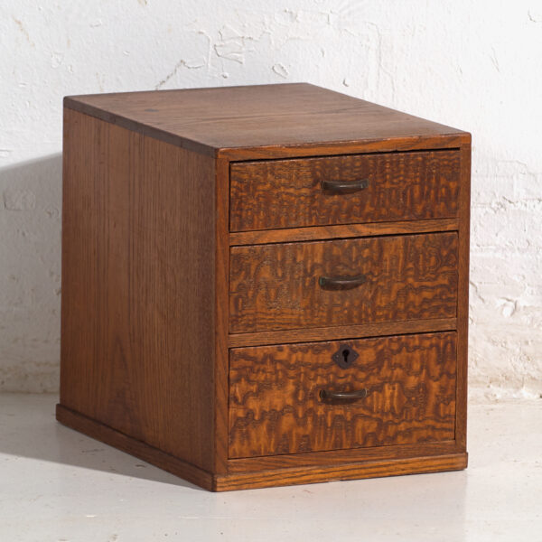 Pequeña cajonera japonesa antigua – Periodo Showa (c.1926–1945) #70