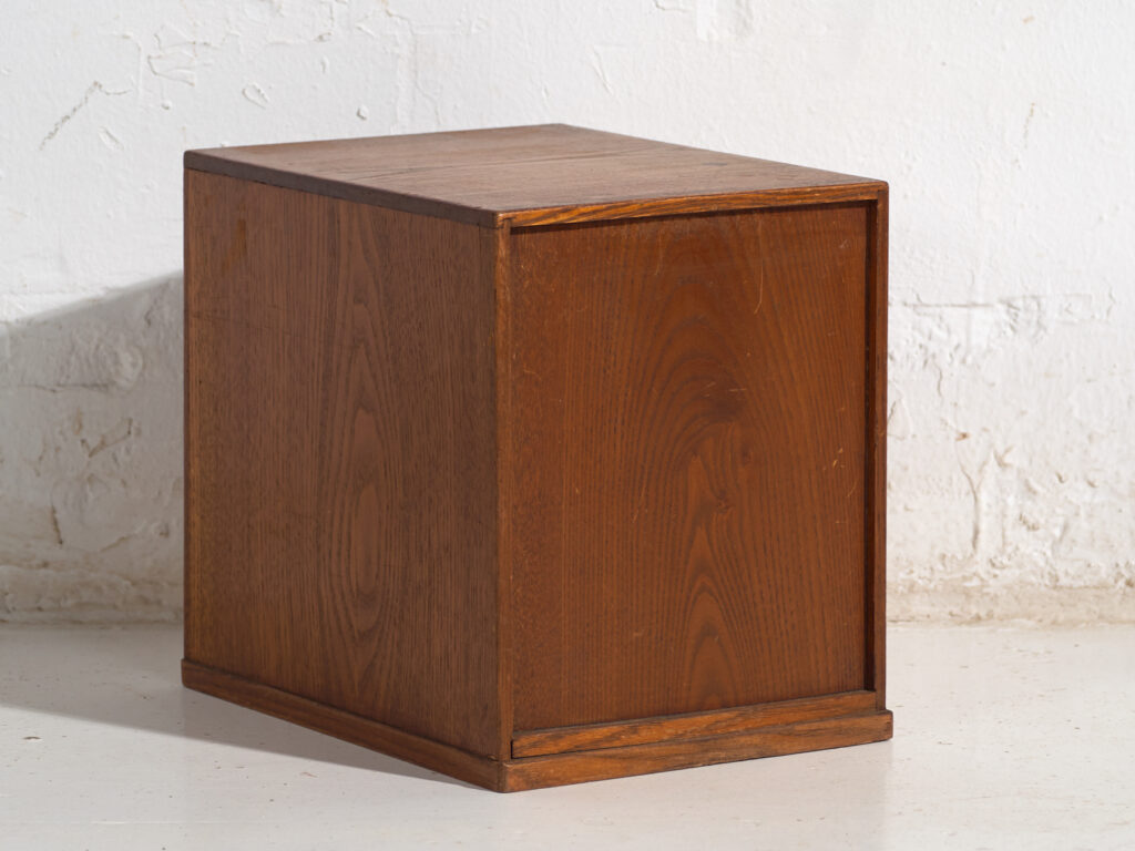 Pequeña cajonera japonesa antigua – Periodo Showa (c.1926–1945) #70
