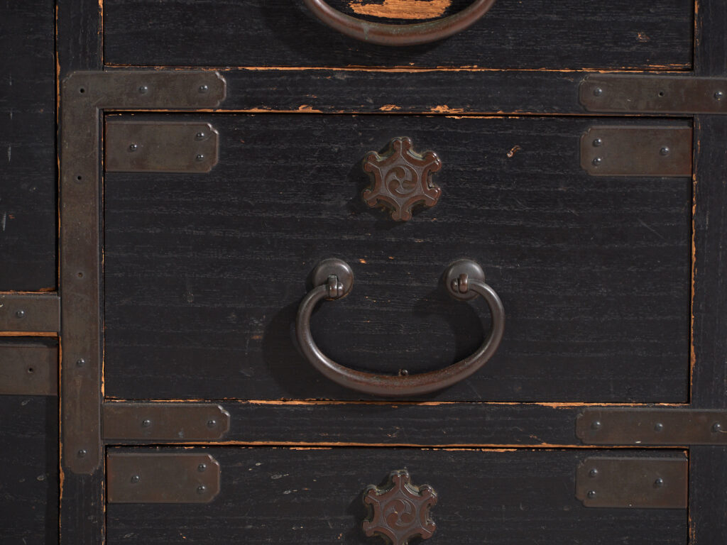 Antiguo Isho-Dansu Japonés en Paulownia – Periodo Meiji Tardío / Taishō – Japón c.1890-1920