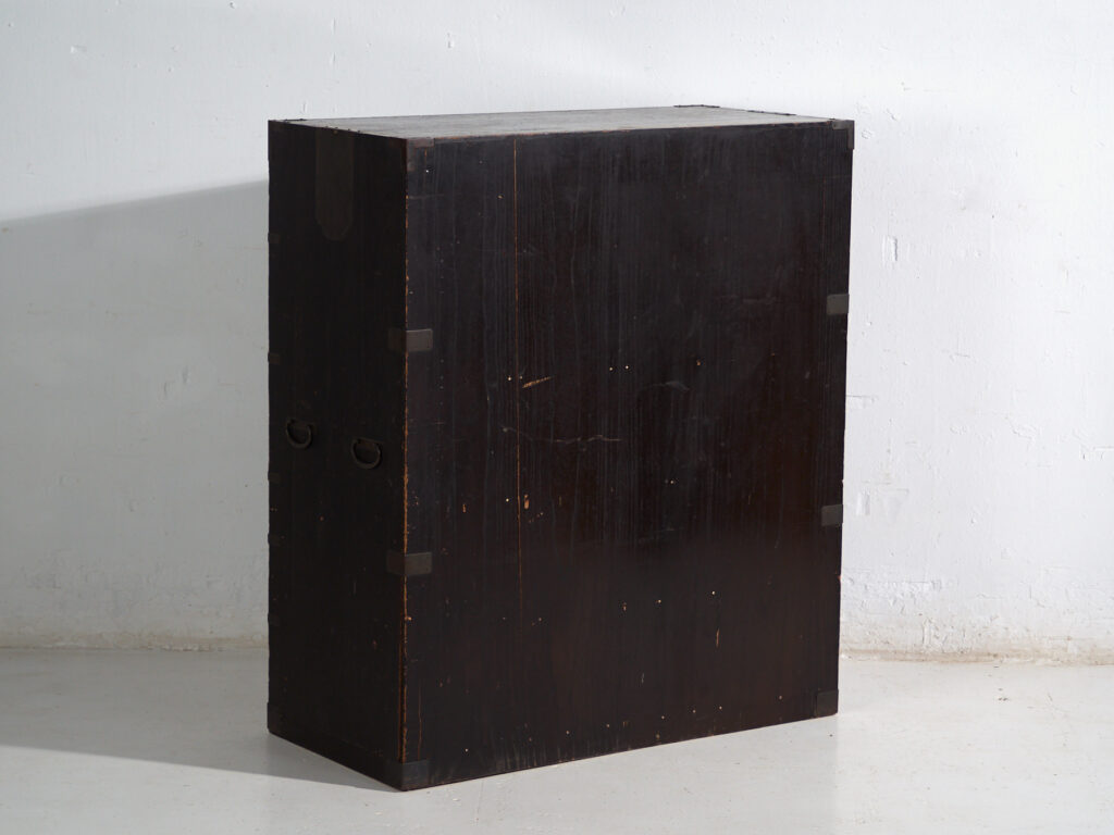 Antiguo Isho-Dansu Japonés en Paulownia – Periodo Meiji Tardío / Taishō – Japón c.1890-1920