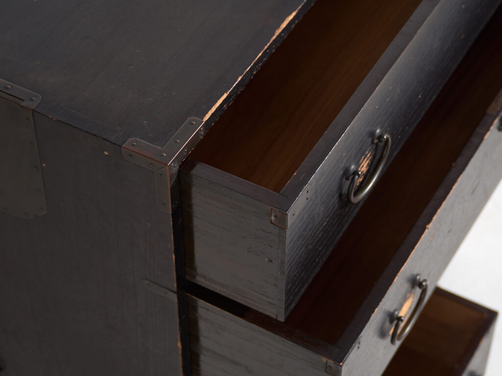 Antiguo Isho-Dansu Japonés en Paulownia – Periodo Meiji Tardío / Taishō – Japón c.1890-1920