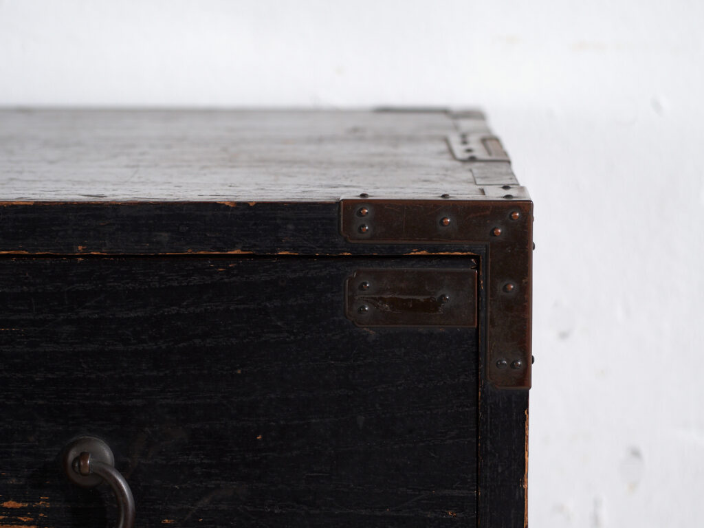 Antiguo Isho-Dansu Japonés en Paulownia – Periodo Meiji Tardío / Taishō – Japón c.1890-1920