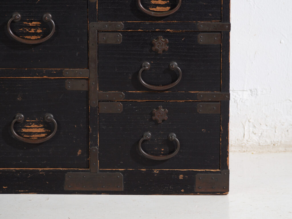 Antiguo Isho-Dansu Japonés en Paulownia – Periodo Meiji Tardío / Taishō – Japón c.1890-1920