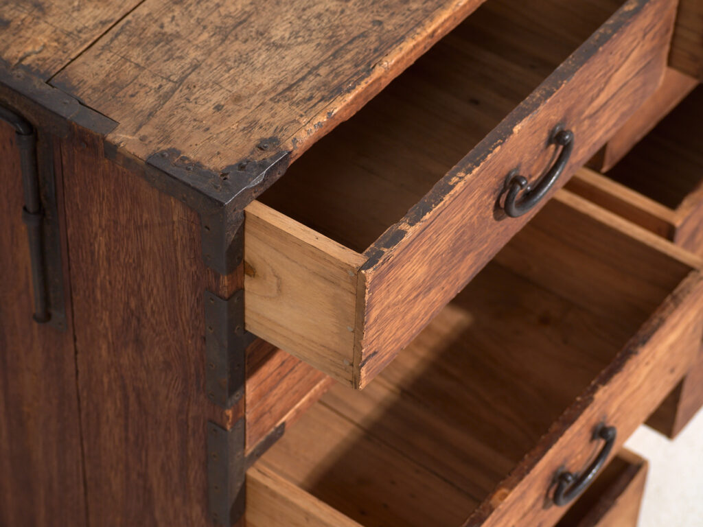 Pequeña cajonera antigua – Periodo Meiji / Taishō (c.1890-1926) #90