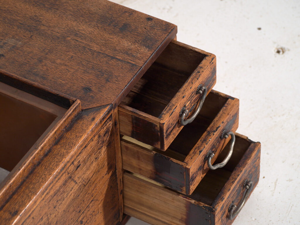 Pequeño Arcón Japonés con Cajones – Periodo Meiji / Showa (c.1890-1945) #93