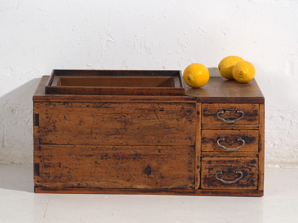 Pequeño Arcón Japonés con Cajones – Periodo Meiji / Showa (c.1890-1945) #93