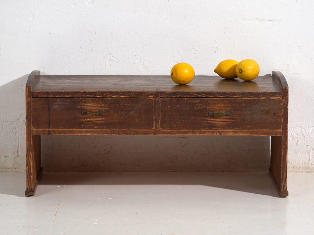 Mesa Baja Japonesa con Cajones en Cedro – Periodo Showa (c.1926–1970)