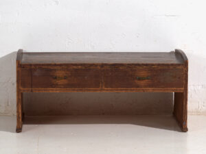 Mesa Baja Japonesa con Cajones en Cedro – Periodo Showa (c.1926–1970)