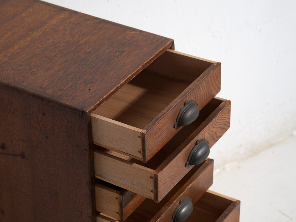 Cajonera japonesa de 10 cajones en madera – Periodo Showa (c.1950–1979)