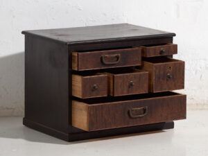 Pequeño Tansu japonés antiguo – Periodo Taishō / Showa (c.1868-1926) #99