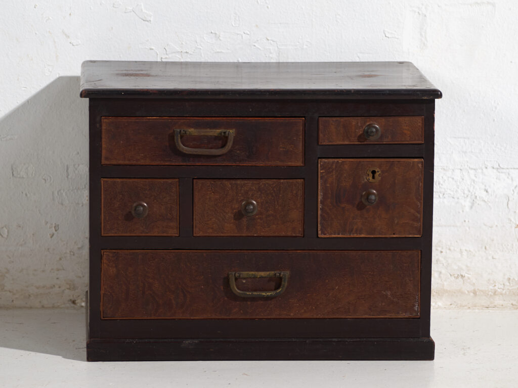 Pequeño Tansu japonés antiguo – Periodo Taishō / Showa (c.1868-1926) #99