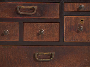 Pequeño Tansu japonés antiguo – Periodo Taishō / Showa (c.1868-1926) #99