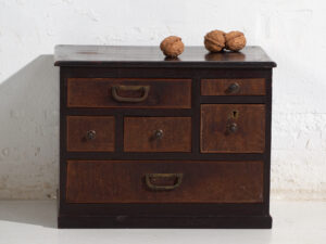 Pequeño Tansu japonés antiguo – Periodo Taishō / Showa (c.1868-1926) #99