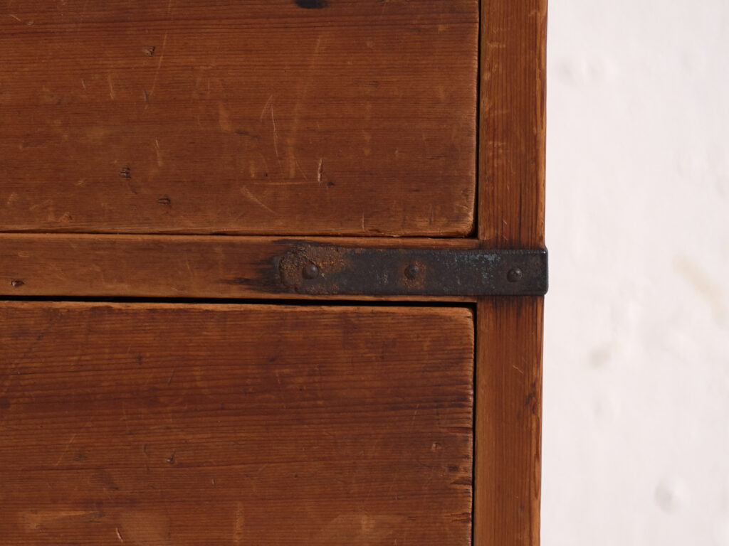 Antiguo Tansu Japonés de Tres Cajones en Cedro y Paulownia – Periodo Meiji (c.1890–1926)