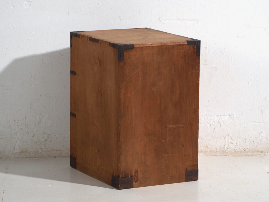 Antiguo Tansu Japonés de Tres Cajones en Cedro y Paulownia – Periodo Meiji (c.1890–1926)