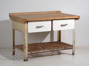 Mesa de trabajo industrial japonesa de hierro y madera – Periodo Showa (c.1950–1979)