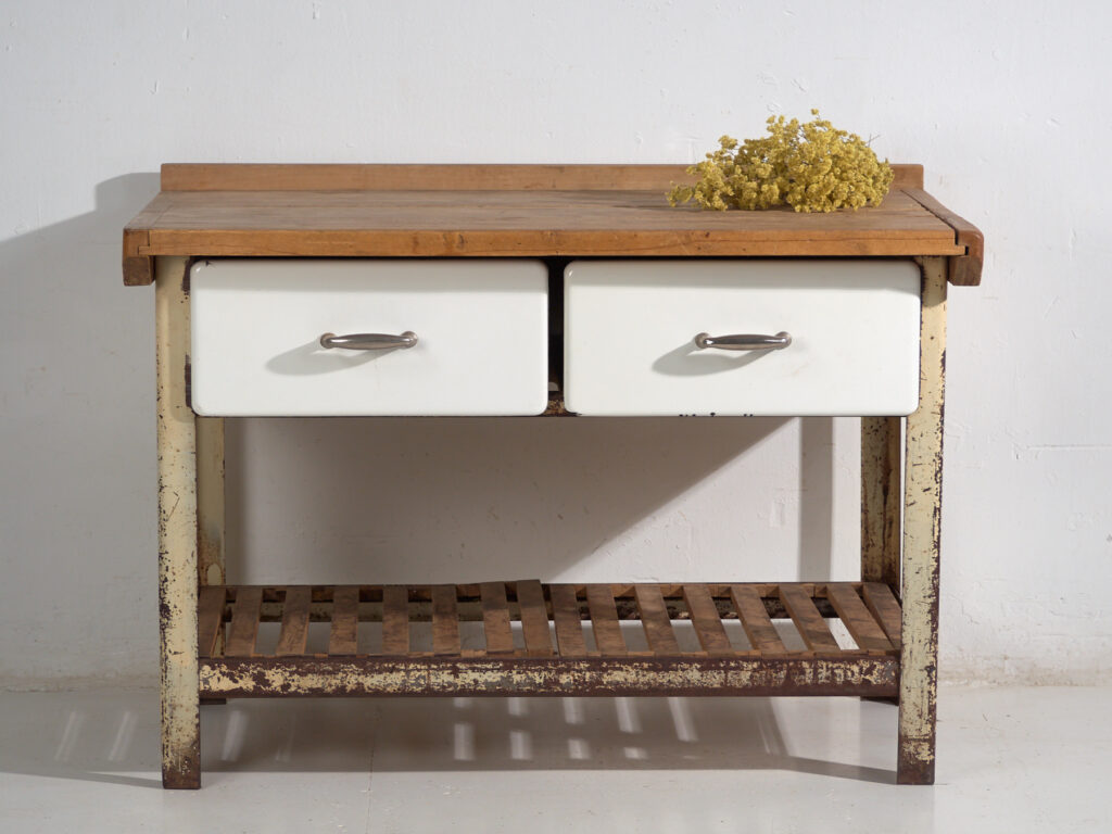 Mesa de trabajo industrial japonesa de hierro y madera – Periodo Showa (c.1950–1979)