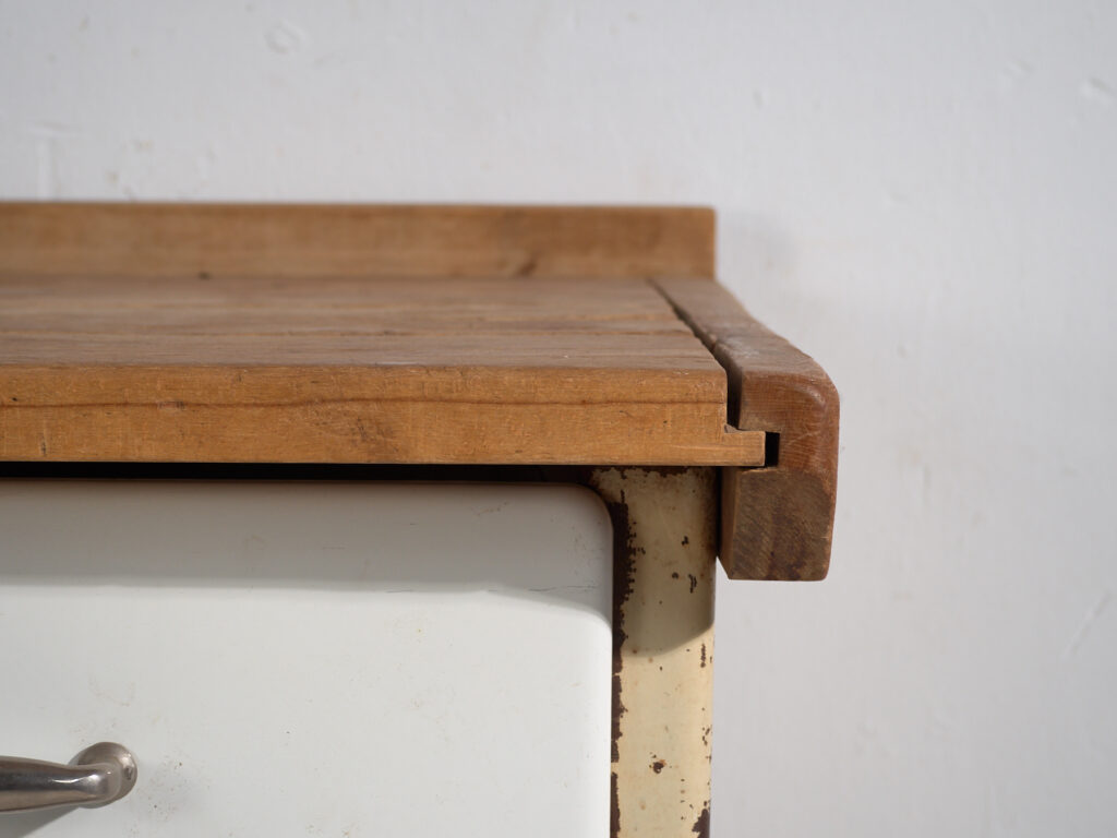 Mesa de trabajo industrial japonesa de hierro y madera – Periodo Showa (c.1950–1979)