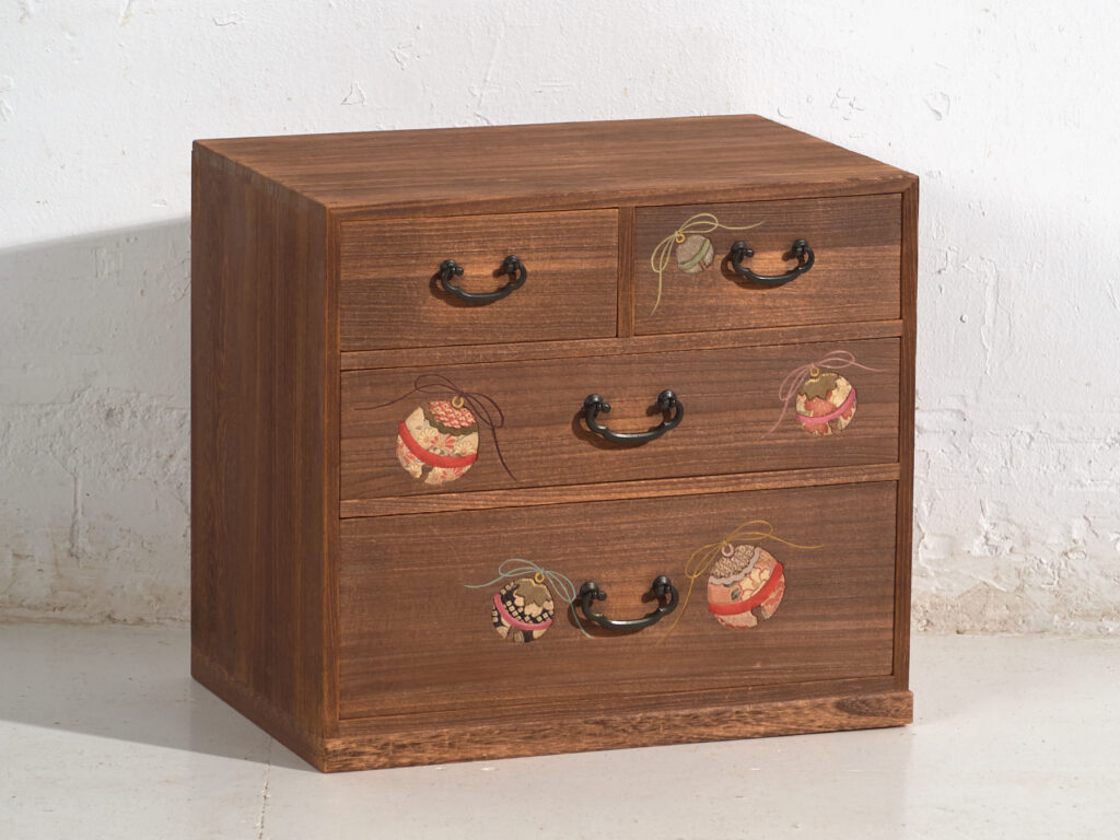 Cajonera japonesa de paulownia – Periodo Showa (c.1950–1979)