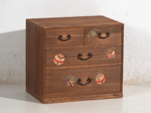 Cajonera japonesa de paulownia – Periodo Showa (c.1950–1979)