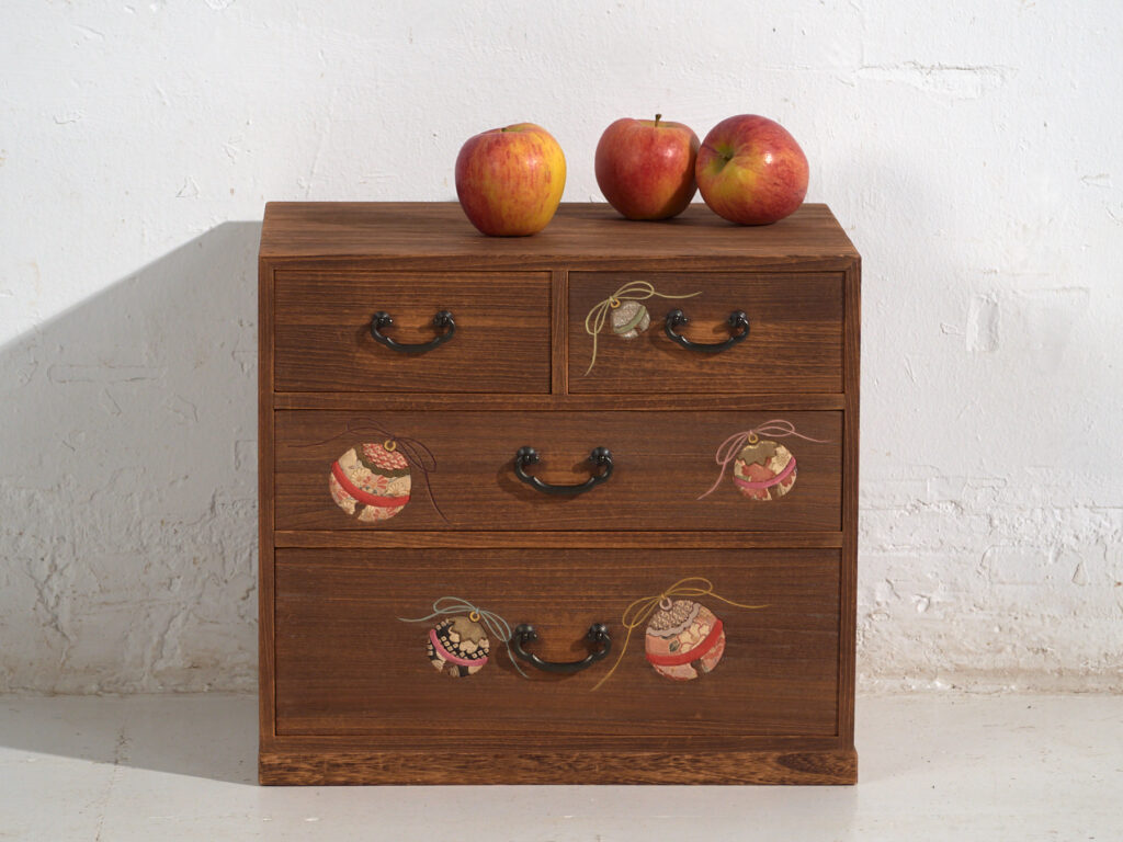 Cajonera japonesa de paulownia – Periodo Showa (c.1950–1979)