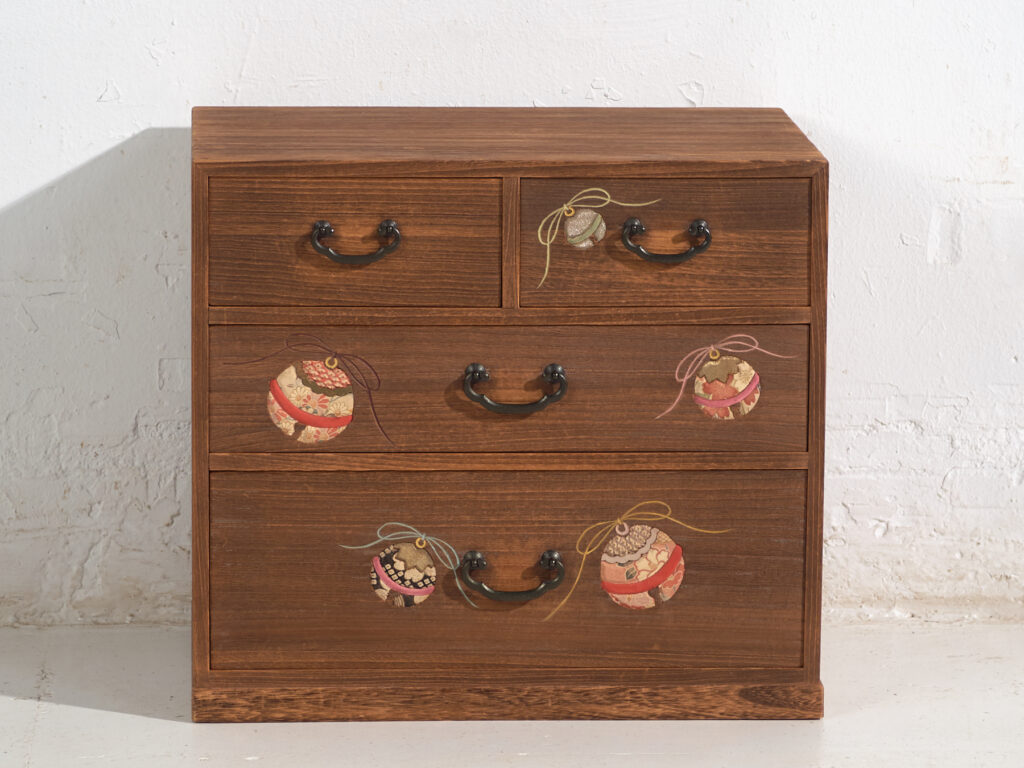 Cajonera japonesa de paulownia – Periodo Showa (c.1950–1979)