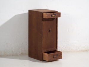 Armario japonés antiguo de cedro con puerta y cajones – Periodo Taishō / Showa temprano (c.1912-1945)