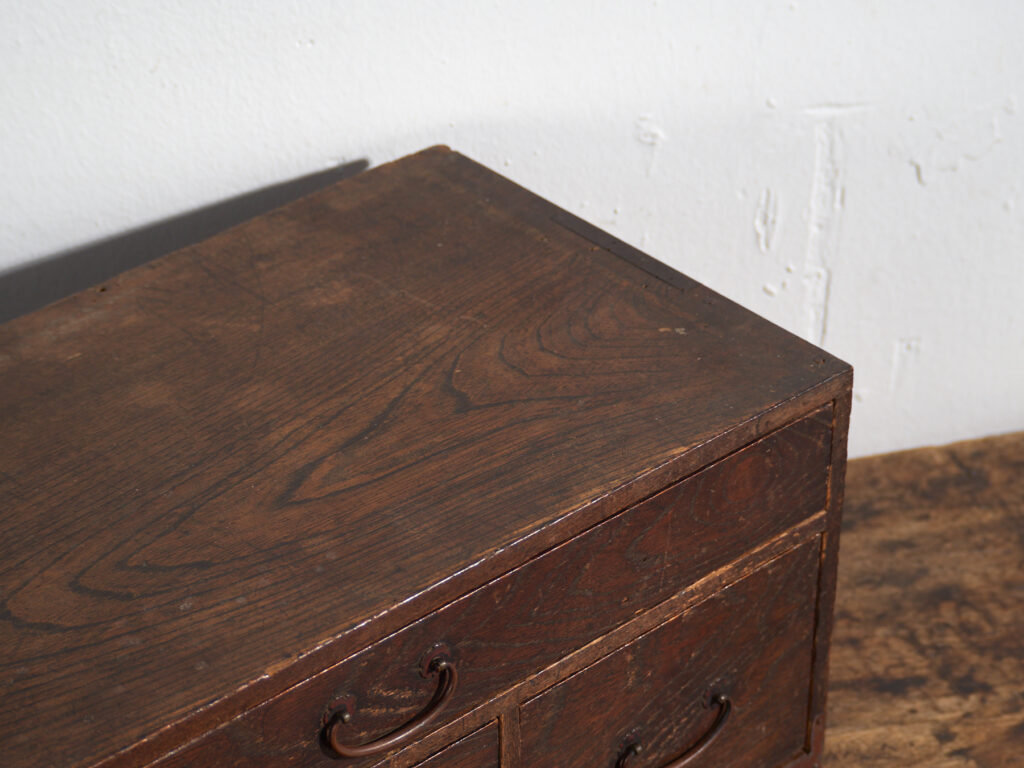 Cajonera japonesa antigua de escritorio con tres cajones – Periodo Meiji / Taishō (c.1890-1926)