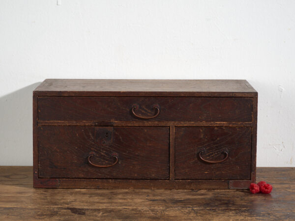 Cajonera japonesa antigua de escritorio con tres cajones – Periodo Meiji / Taishō (c.1890-1926)