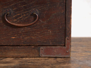 Cajonera japonesa antigua de escritorio con tres cajones – Periodo Meiji / Taishō (c.1890-1926)