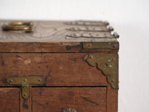 Caja japonesa antigua con cajones y tapa abatible – Periodo Showa temprano (c.1928)