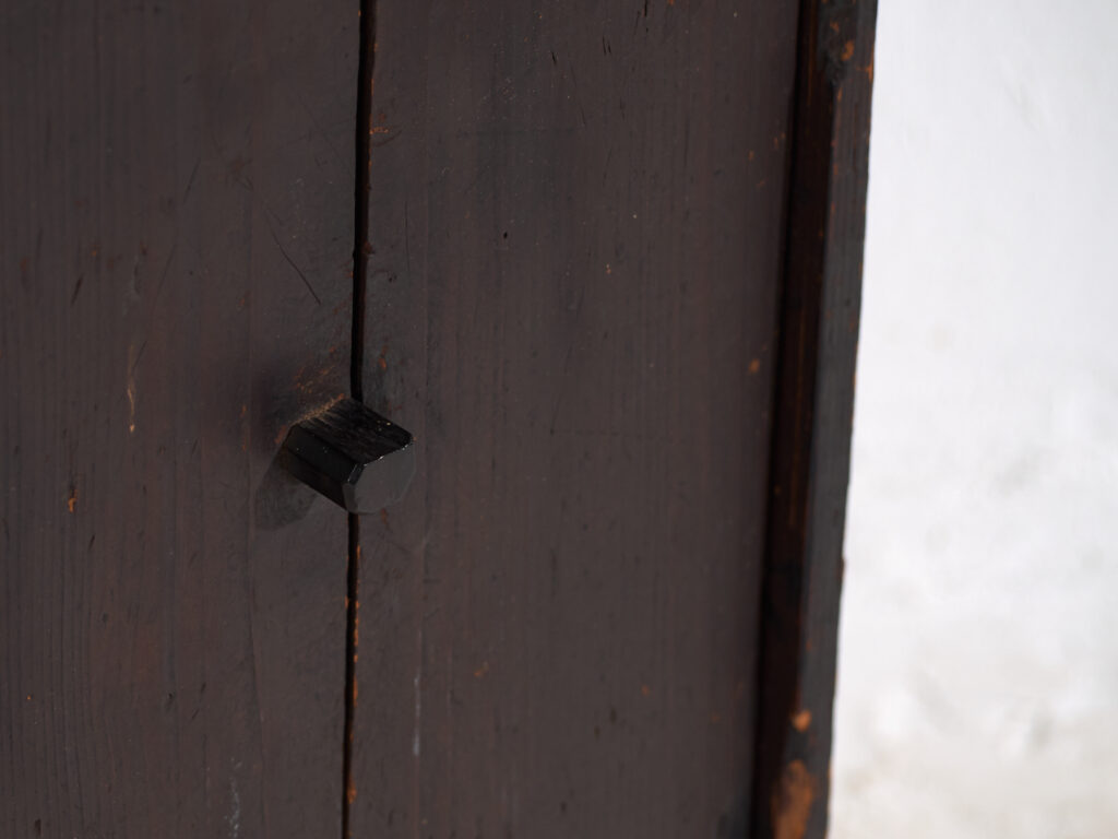 Armario japonés antiguo de cedro – Periodo Meiji tardío / Taishō temprano (c.1890-1926)