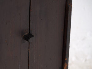 Armario japonés antiguo de cedro – Periodo Meiji tardío / Taishō temprano (c.1890-1926)