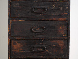 Ko-dansu japonés vertical de cinco cajones en paulownia y cedro japonés, periodo Taishō–Showa temprano, circa 1912–1945