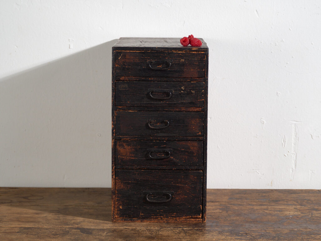 Ko-dansu japonés vertical de cinco cajones en paulownia y cedro japonés, periodo Taishō–Showa temprano, circa 1912–1945