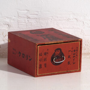 Caja Publicitaria Japonesa Antigua “Kororin” con Cajón – Periodo Showa – Japón c.1930-1960