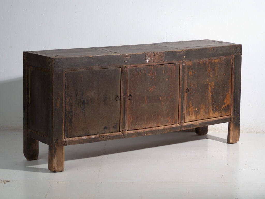 Aparador antiguo con pátina original – China, circa 1930