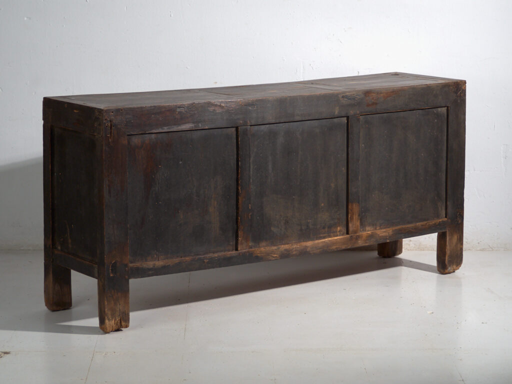 Aparador antiguo con pátina original – China, circa 1930