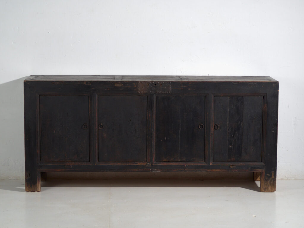 Aparador antiguo pintura original en madera de olmo – China, circa 1900