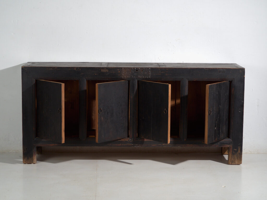 Aparador antiguo pintura original en madera de olmo – China, circa 1900